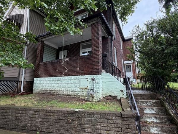 147 Auriles St, Duquesne, PA 15110