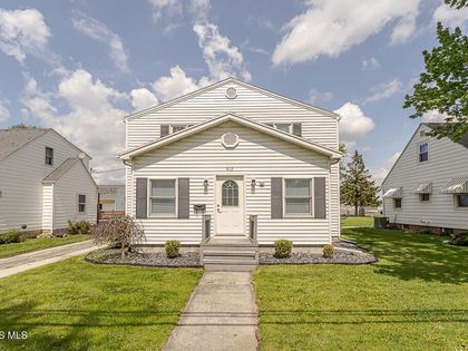 812 W College Avenue Woodville, OH 43469