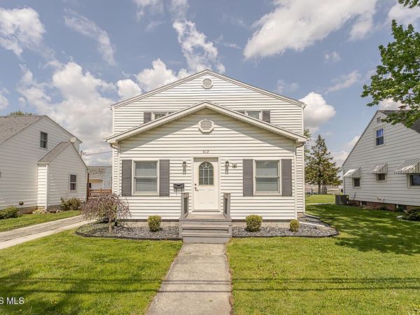 812 W College Avenue, Woodville, OH 43469