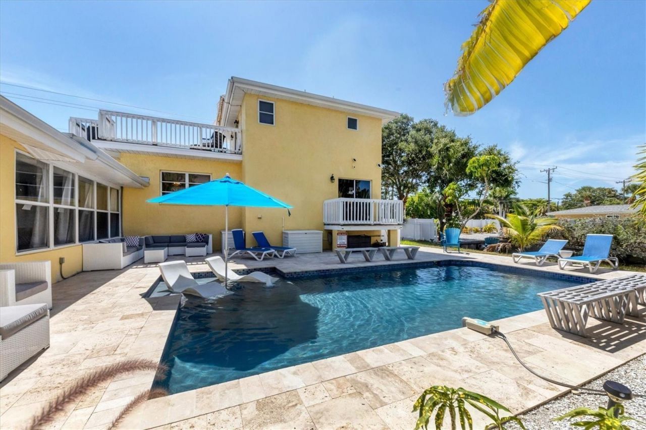 301 Avenida Madera, Unit B, Sarasota, FL 34242 Photo
