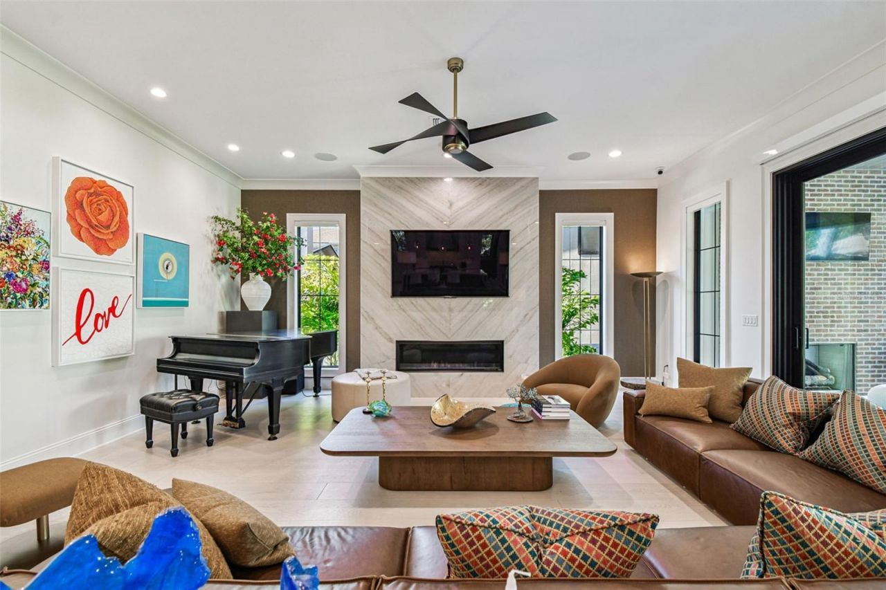 2915 W Harbor View Avenue, Tampa, FL 33611 Photo