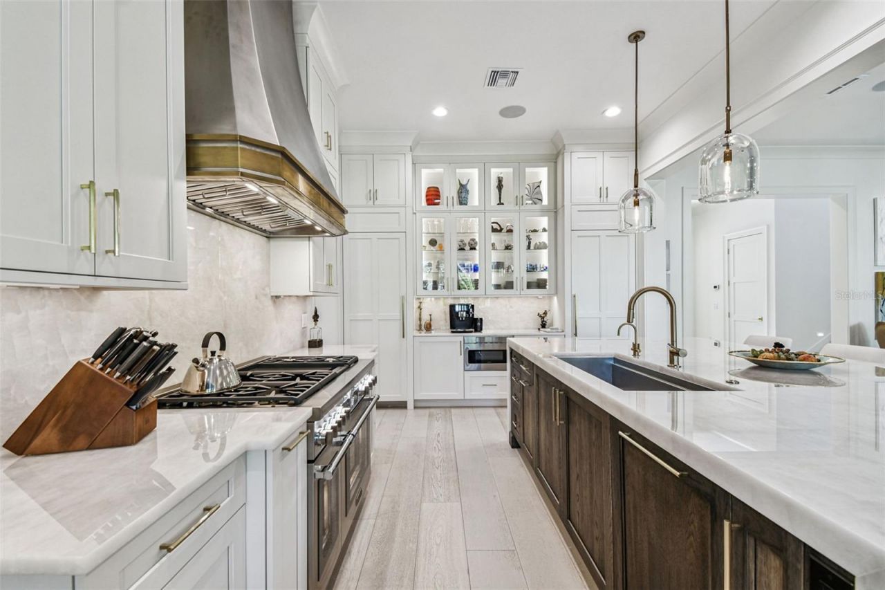 2915 W Harbor View Avenue, Tampa, FL 33611 Photo