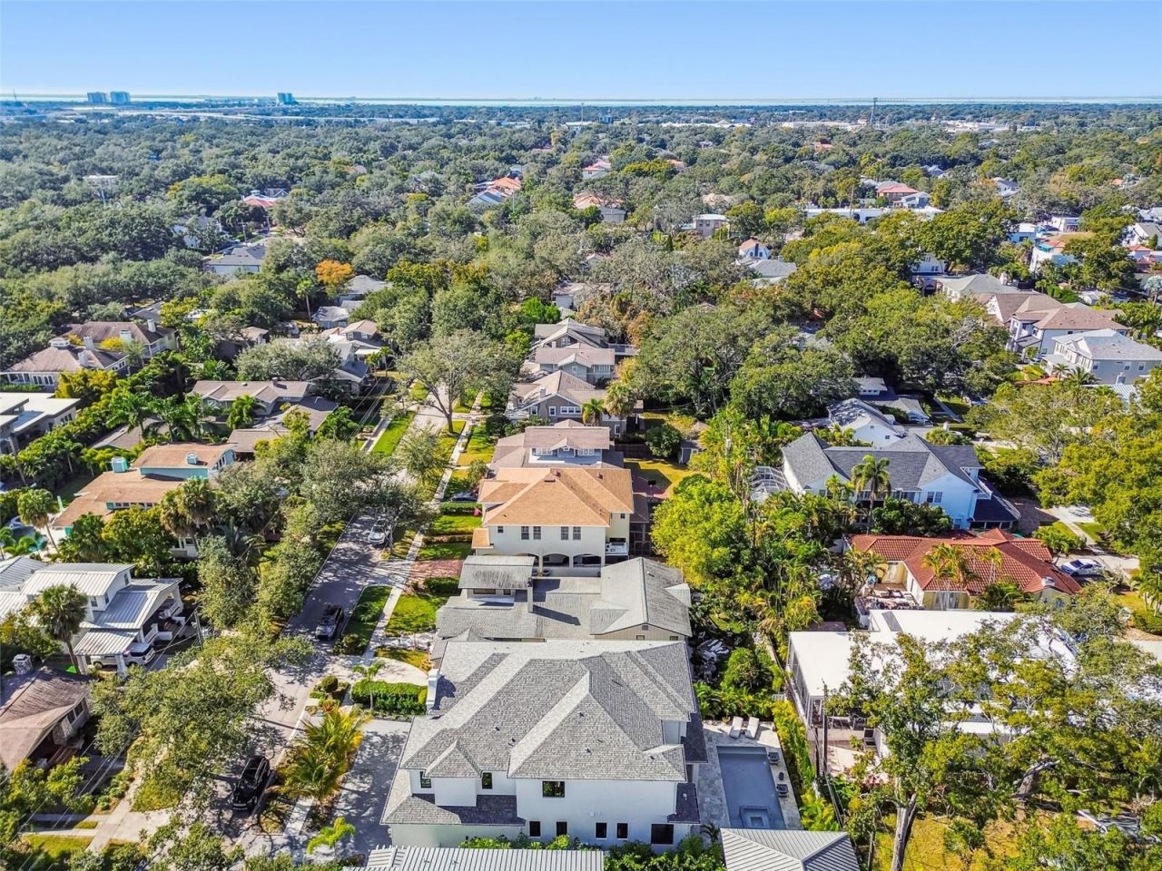 2915 W Harbor View Avenue, Tampa, FL 33611 Photo