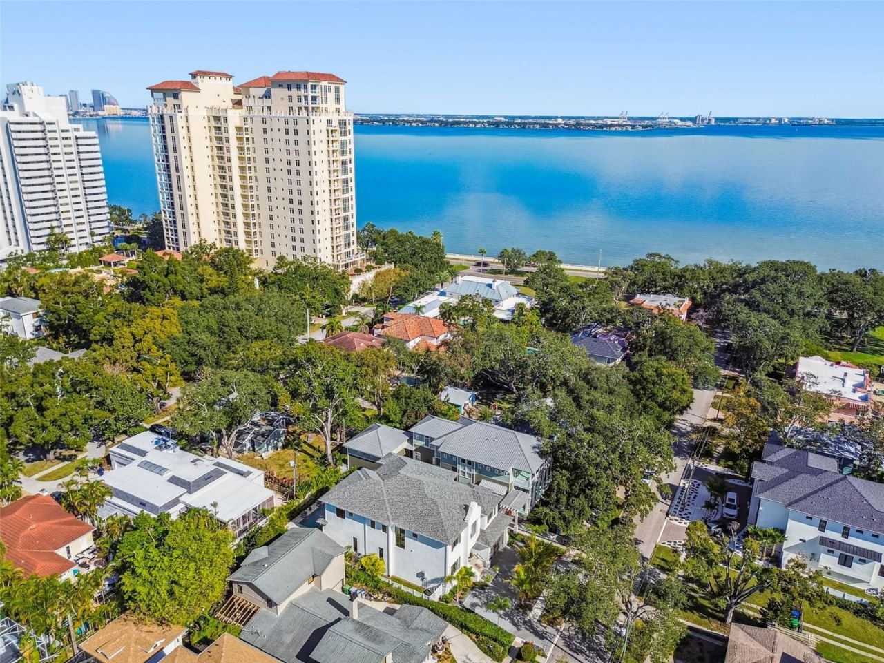 2915 W Harbor View Avenue, Tampa, FL 33611 Photo