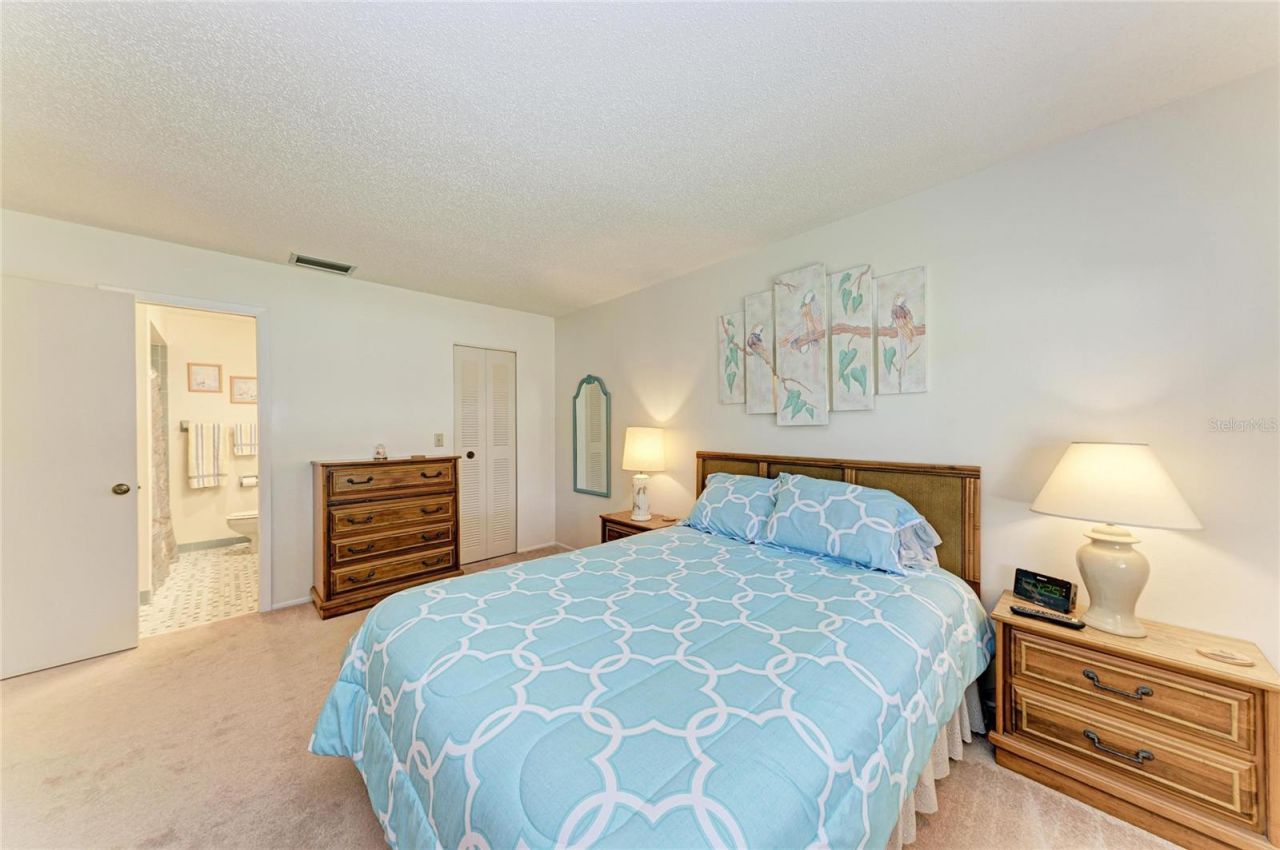5685 Gardens Drive, Unit 5685, Sarasota, FL 34243 Photo