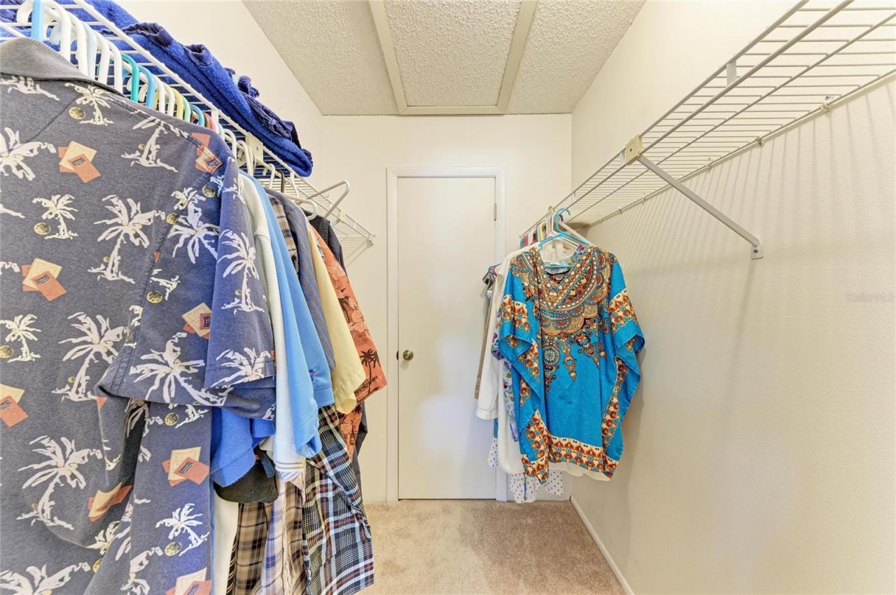 5685 Gardens Drive, Unit 5685, Sarasota, FL 34243 Photo