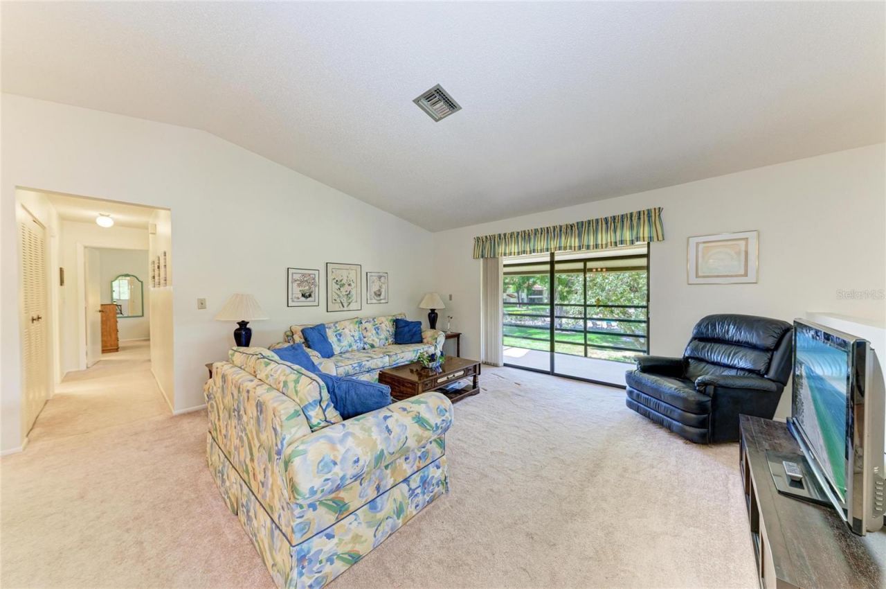 5685 Gardens Drive, Unit 5685, Sarasota, FL 34243 Photo