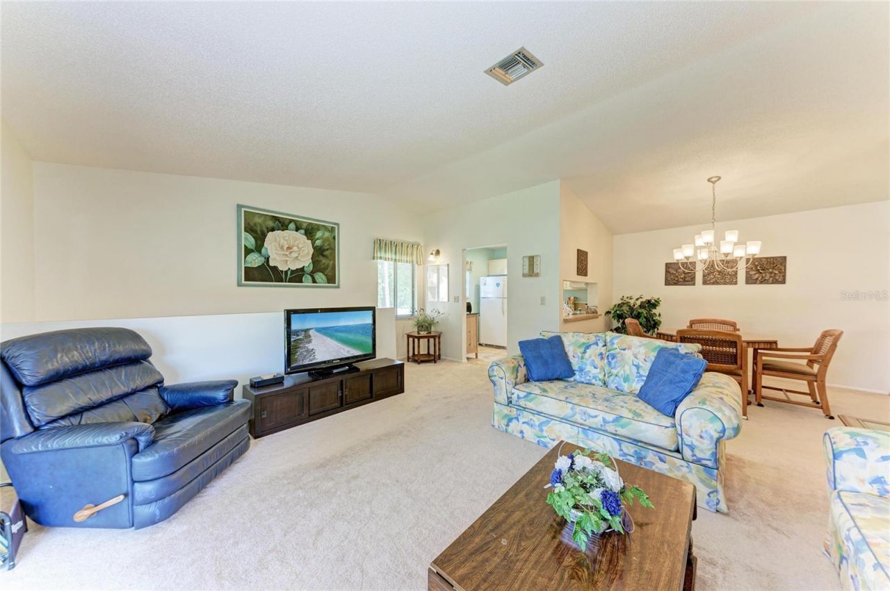 5685 Gardens Drive, Unit 5685, Sarasota, FL 34243 Photo