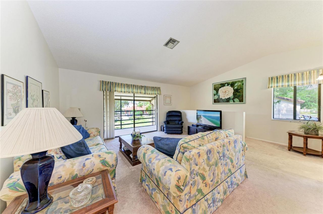 5685 Gardens Drive, Unit 5685, Sarasota, FL 34243 Photo