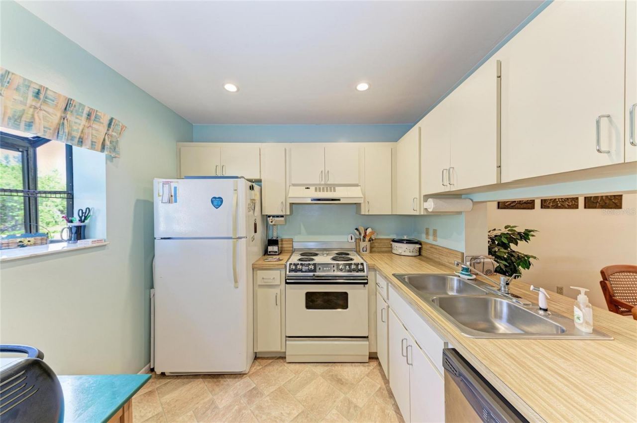 5685 Gardens Drive, Unit 5685, Sarasota, FL 34243 Photo