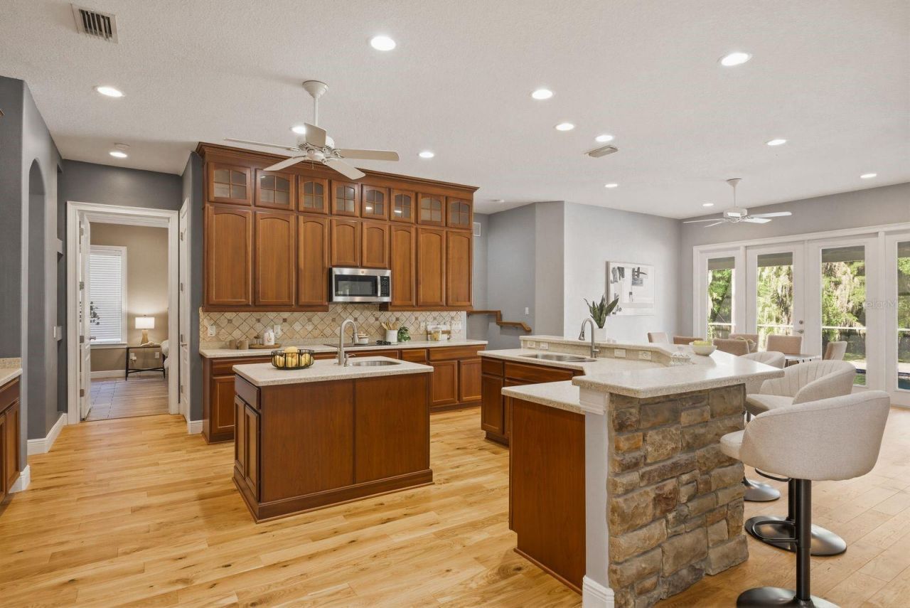 6615 Ridge Top Drive, Trinity, FL 34655 Photo