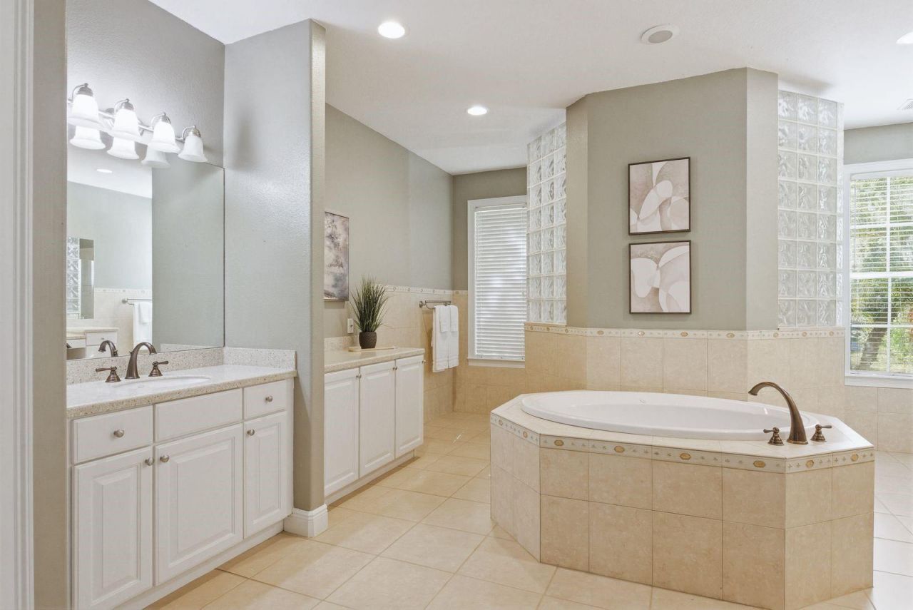 6615 Ridge Top Drive, Trinity, FL 34655 Photo