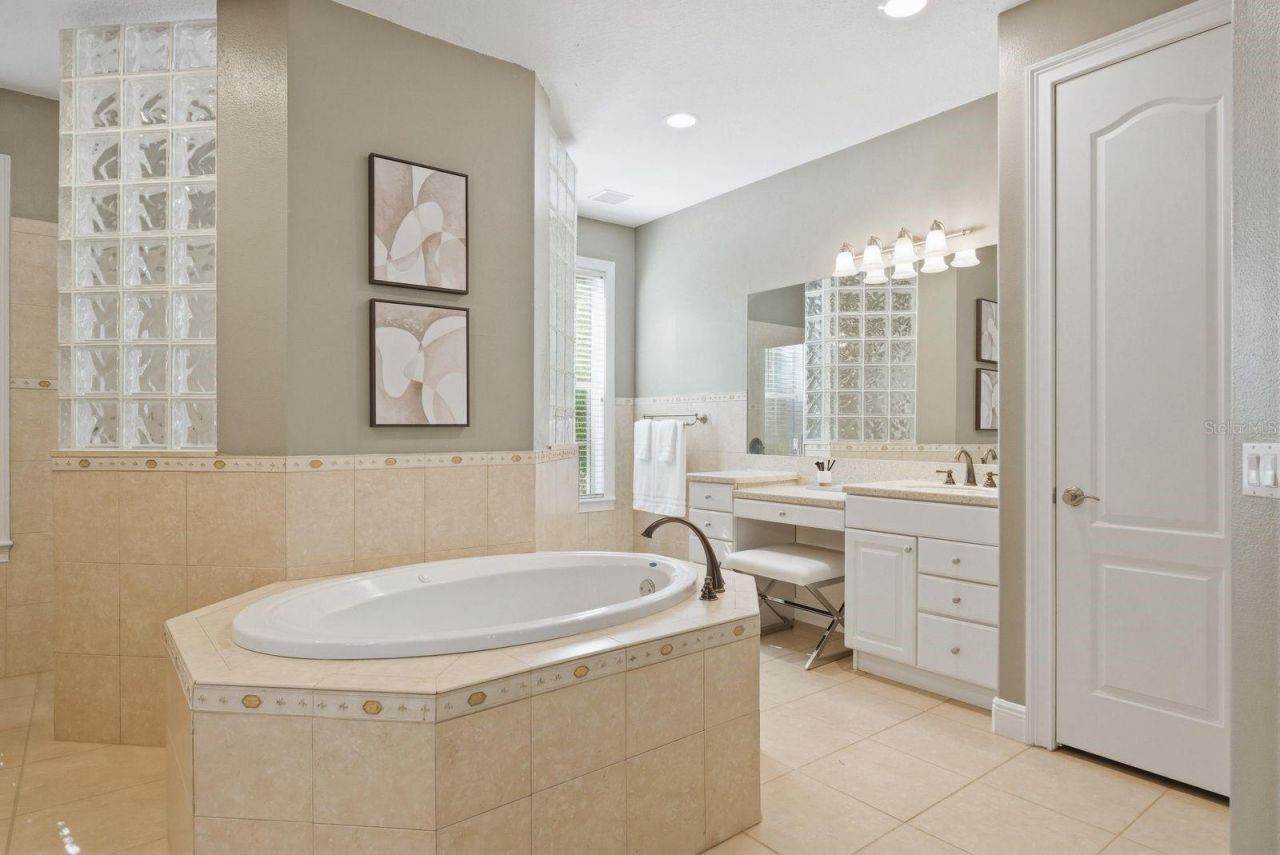 6615 Ridge Top Drive, Trinity, FL 34655 Photo