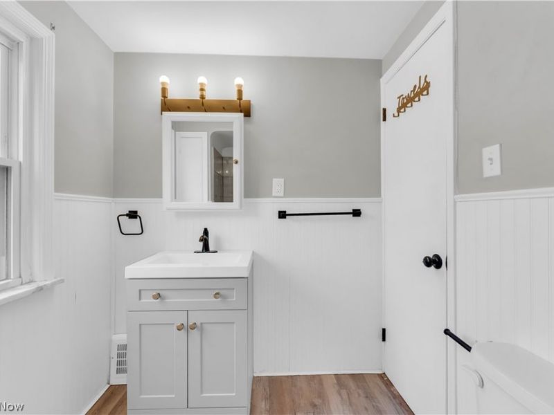 16705 Glendale Avenue, Cleveland, OH 44128 Photo 22