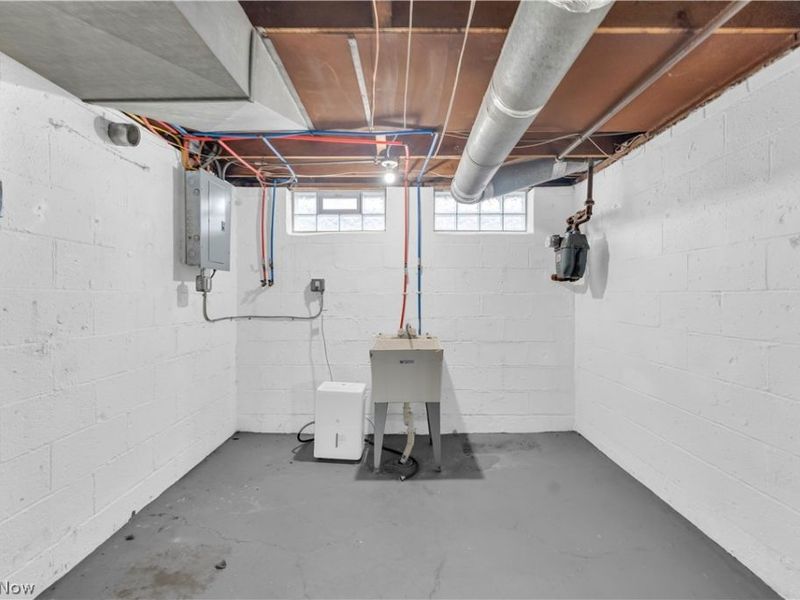 16705 Glendale Avenue, Cleveland, OH 44128 Photo 24