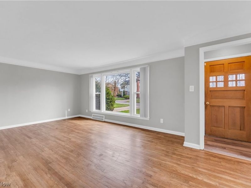 16705 Glendale Avenue, Cleveland, OH 44128 Photo 3