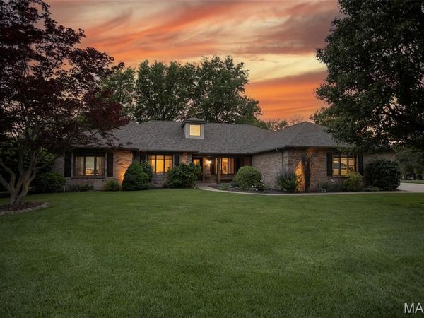 1602 Greenbrier Drive, O'Fallon, IL 62269
