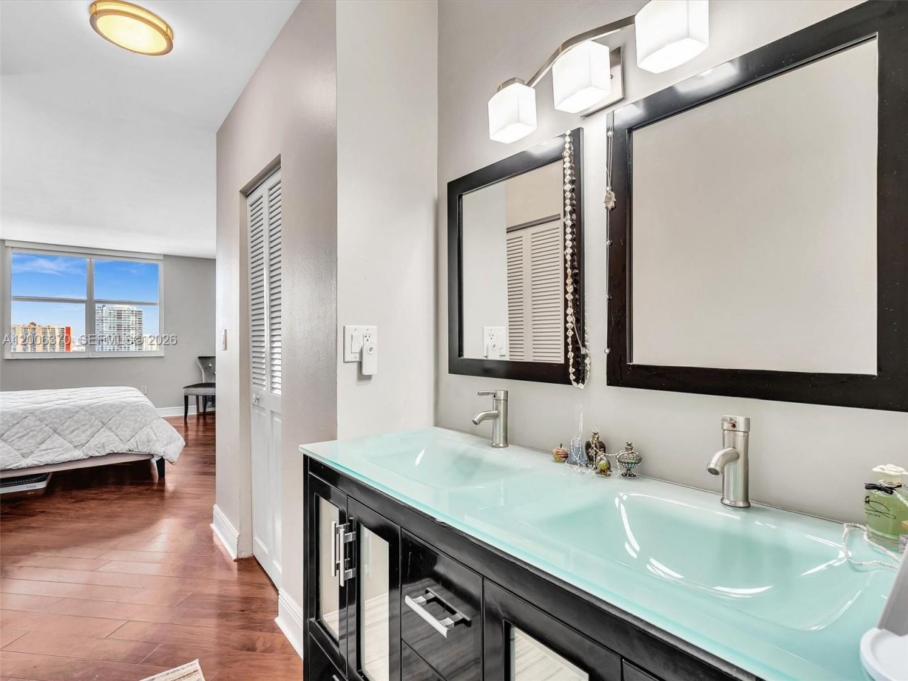 500 Bayview Dr , Unit 1731, Sunny Isles Beach, FL 33160 Photo