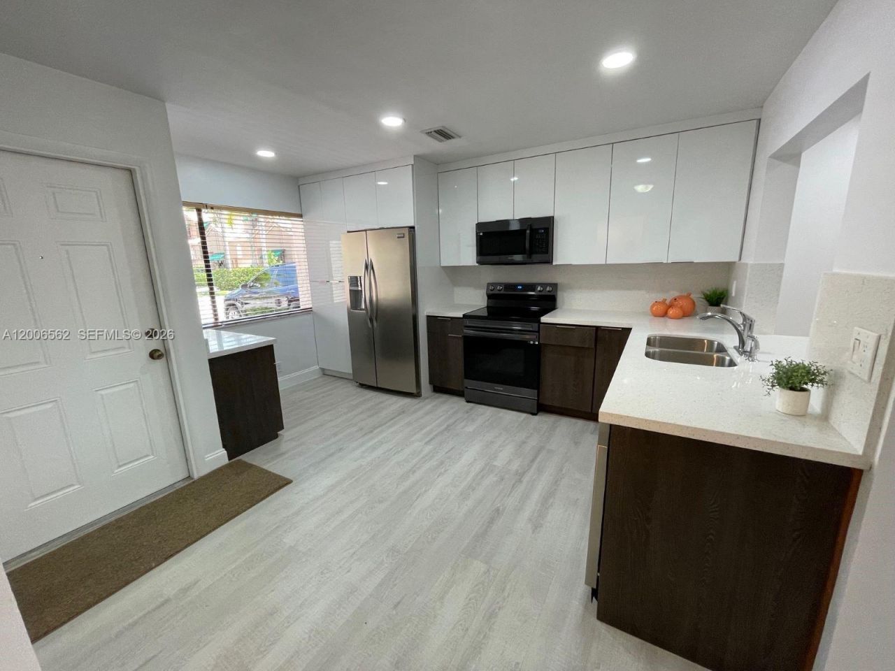 1616 Cypress Pointe Dr , Unit 1616, Coral Springs, FL 33071 Photo
