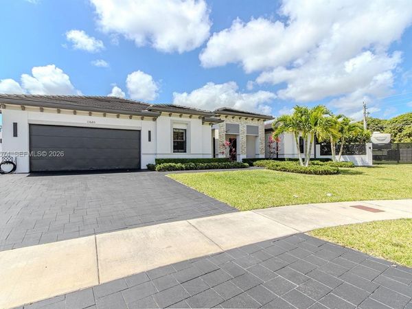 13680 SW 191st Ter , Miami, FL 33177