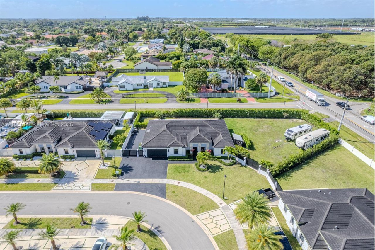 13680 SW 191st Ter , Miami, FL 33177 Photo