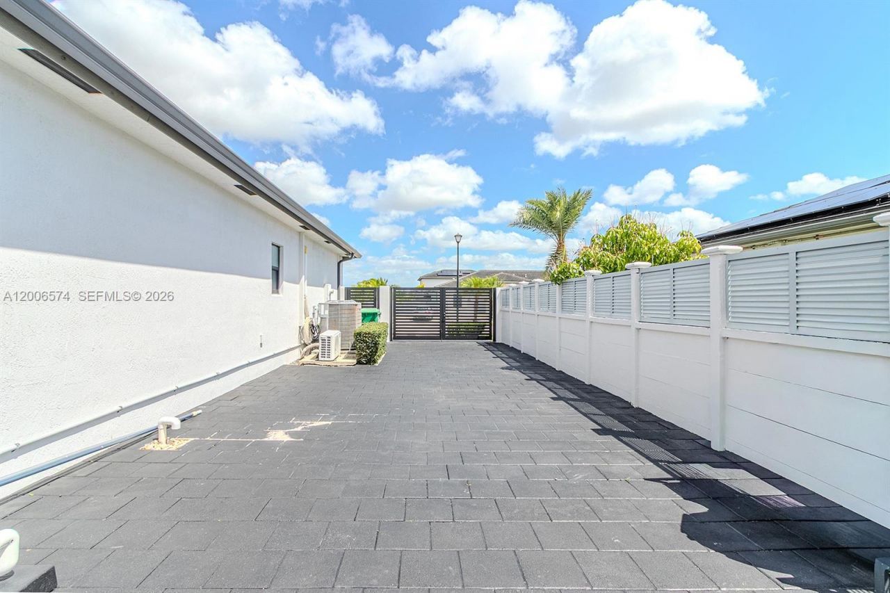 13680 SW 191st Ter , Miami, FL 33177 Photo