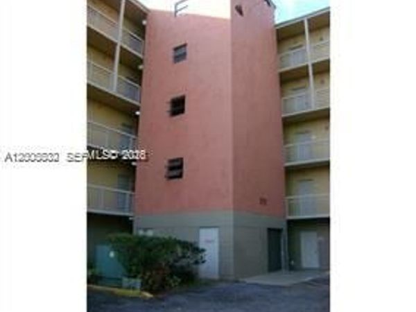 8290 LAKE DR , Unit 412, Doral, FL 33166