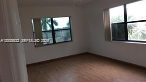 8290 Lake Dr , Unit 412, Doral, FL 33166 Photo