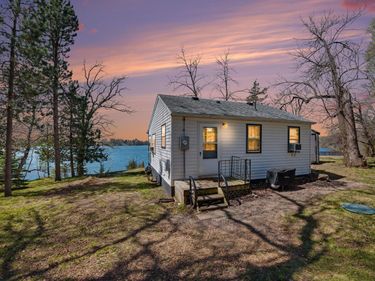 1362 Scenic Hideaway Lane NE, Elysian, MN 56028