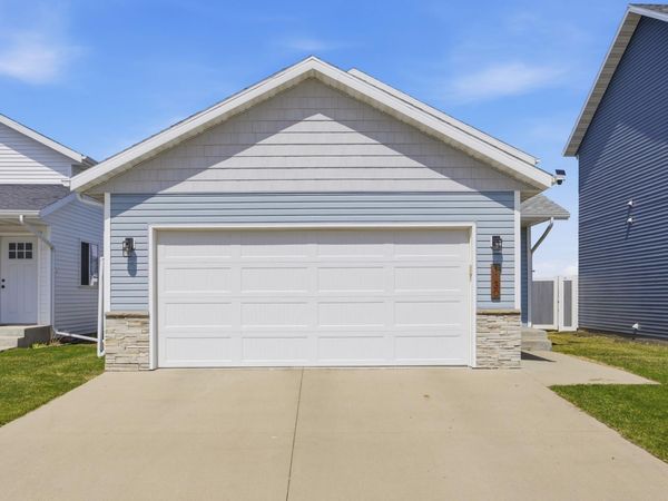 1150 Highland Lane W, West Fargo, ND 58078