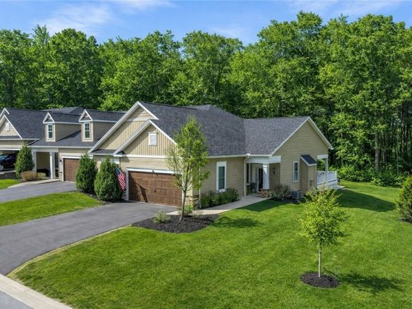 6032 Woodvine Rise , Canandaigua, NY 14424