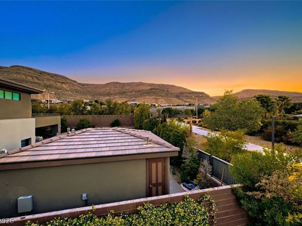 10334 Jade Gardens Drive , Las Vegas, NV 89135