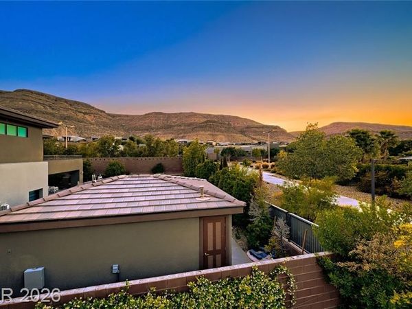 10334 Jade Gardens Drive , Las Vegas, NV 89135