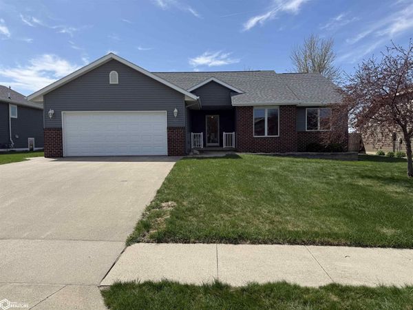 521 Summit Drive, Carroll, IA 51401