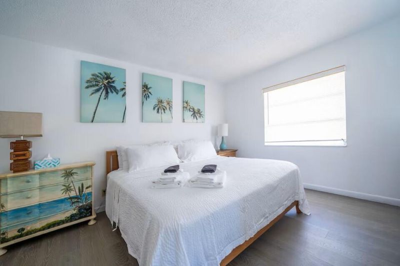 6 Lucerne Avenue, Unit 3, Lake Worth Beach, FL 33460 Photo