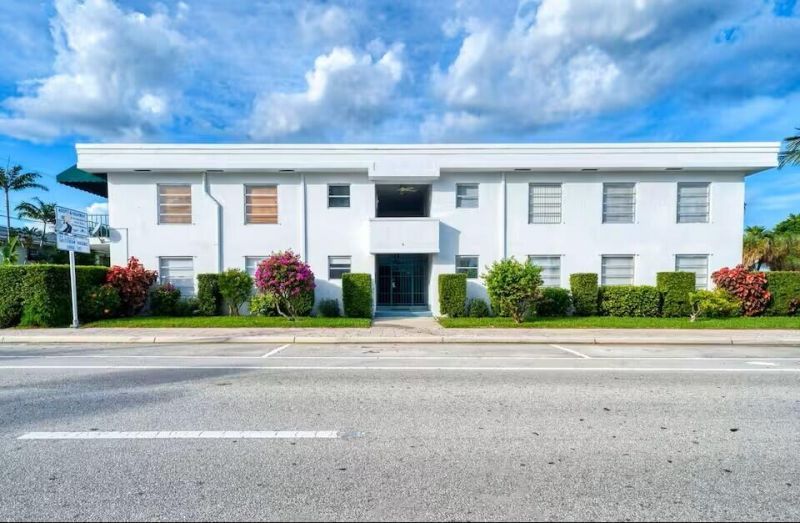 6 Lucerne Avenue, Unit 3, Lake Worth Beach, FL 33460 Photo