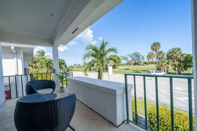 6 Lucerne Avenue, Unit 3, Lake Worth Beach, FL 33460 Photo