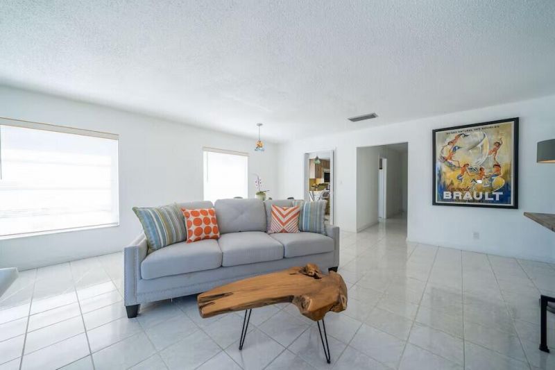 6 Lucerne Avenue, Unit 3, Lake Worth Beach, FL 33460 Photo