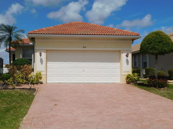 810 NW Rutherford Court, Port St. Lucie, FL 34983