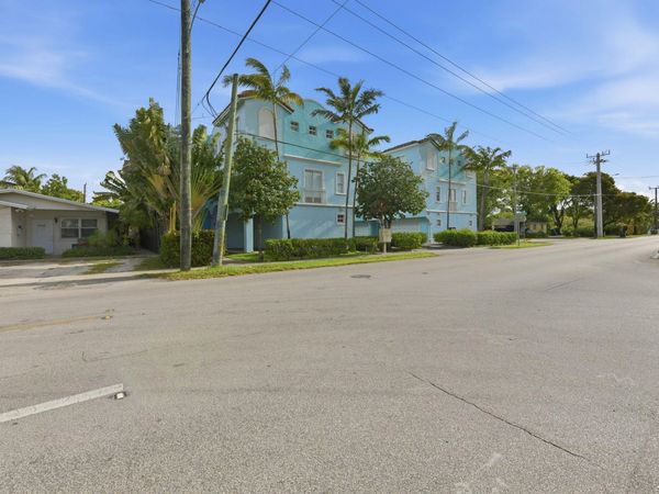 1705 Johnson Street, Unit D, Hollywood, FL 33020
