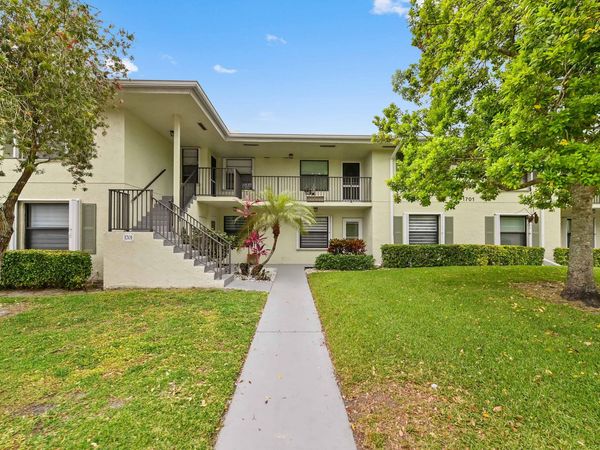 1701 Sabal Ridge Circle, Unit B, Palm Beach Gardens, FL 33418