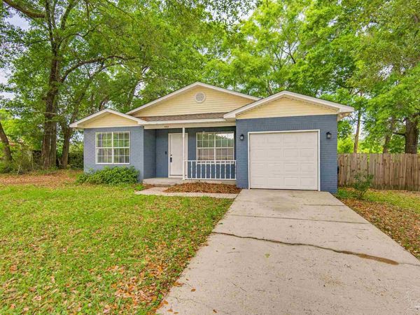 1087 New Haven Dr, Cantonment, FL 32533