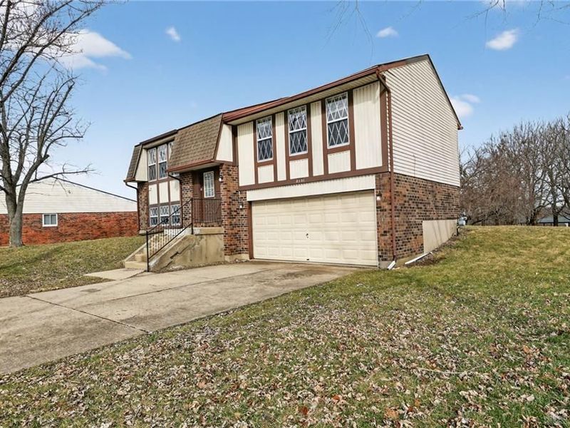 2531 Windsor Village Drive, Miami Township, OH 45342 Photo 3