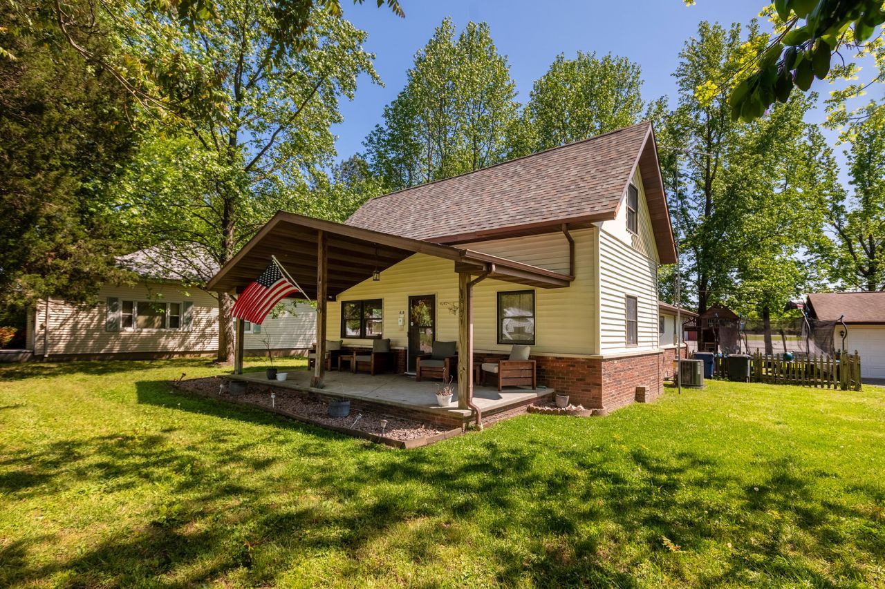 818 W Saint Louis Street , West Frankfort, IL 62896 Main Photo