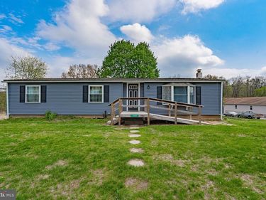 3310 FRIEDENS ROAD, SLATINGTON, PA 18080