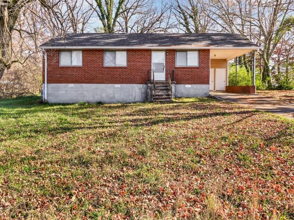 124 Yorktown Rd, Clarksville, TN 37042