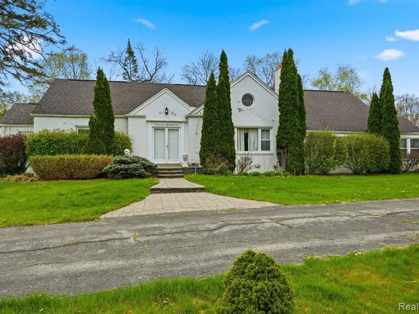 27881 Rackham Drive , Lathrup Village, MI 48076