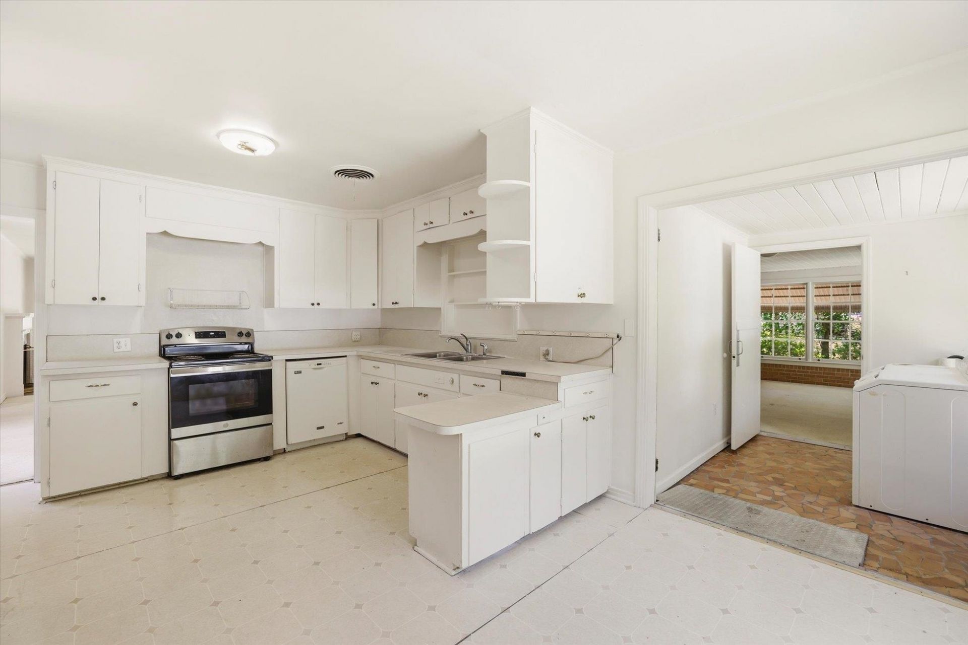 608 E 8th Avenue, Havana, FL 32333 Photo