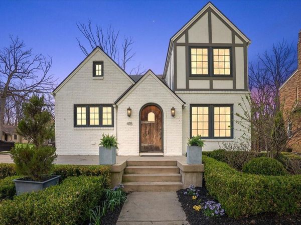 415 Lakeside Drive SE, Grand Rapids, MI 49506