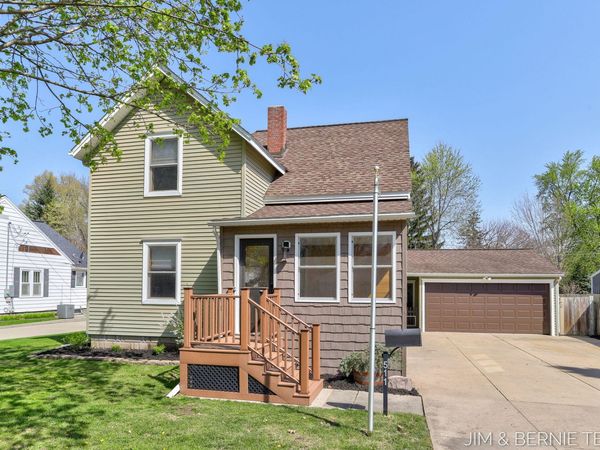 511 W Clinton Street, Hastings, MI 49058